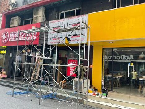 龙州制作广告招牌如何避免它发黄？